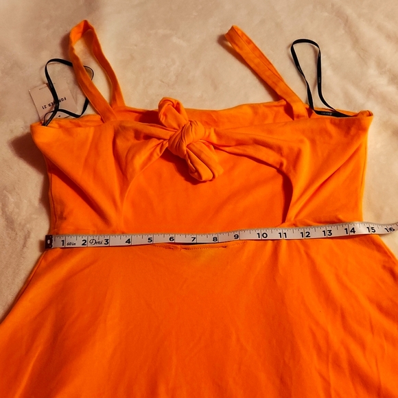 Women's Junior Size Large, Open Sexy, Peekaboo Back Summer Dress - Picture 4 of 5